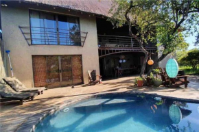 WIFI Luxury holiday villa Zebra's Nest at Kruger